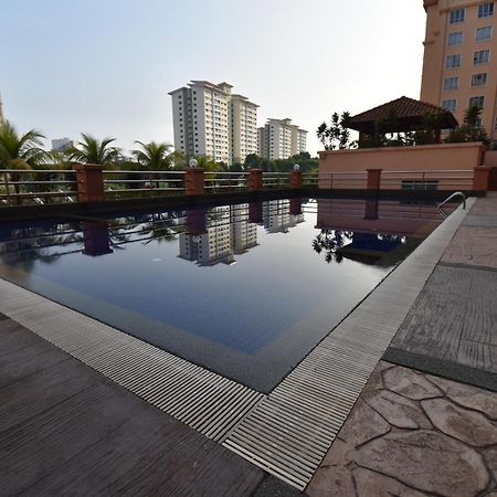 75 négyzetméteres, 3 hálószobás Apartman 2 fürdőszobával Cheras területén Apartman Kuala Lumpur Kültér fotó
